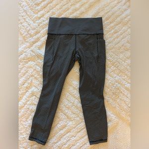 Athleta size small leggings with side pockets